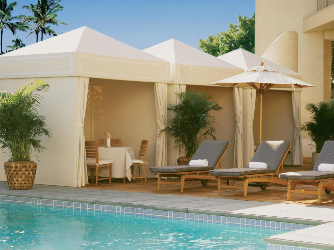 Dining Area and Lounge by the Pool